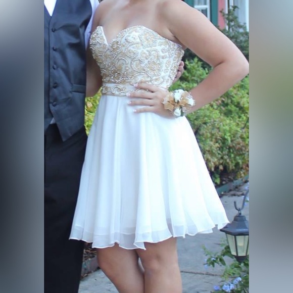 Sherri Hill Dresses & Skirts - White Sherri Hill homecoming dress